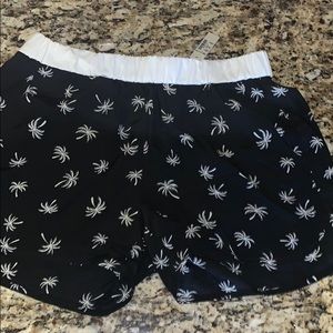 NEVER WORN Madewell palm tree shorts